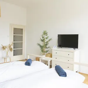 sunny-apartment-near-belvedere-castle.vienna-besthotels.com/